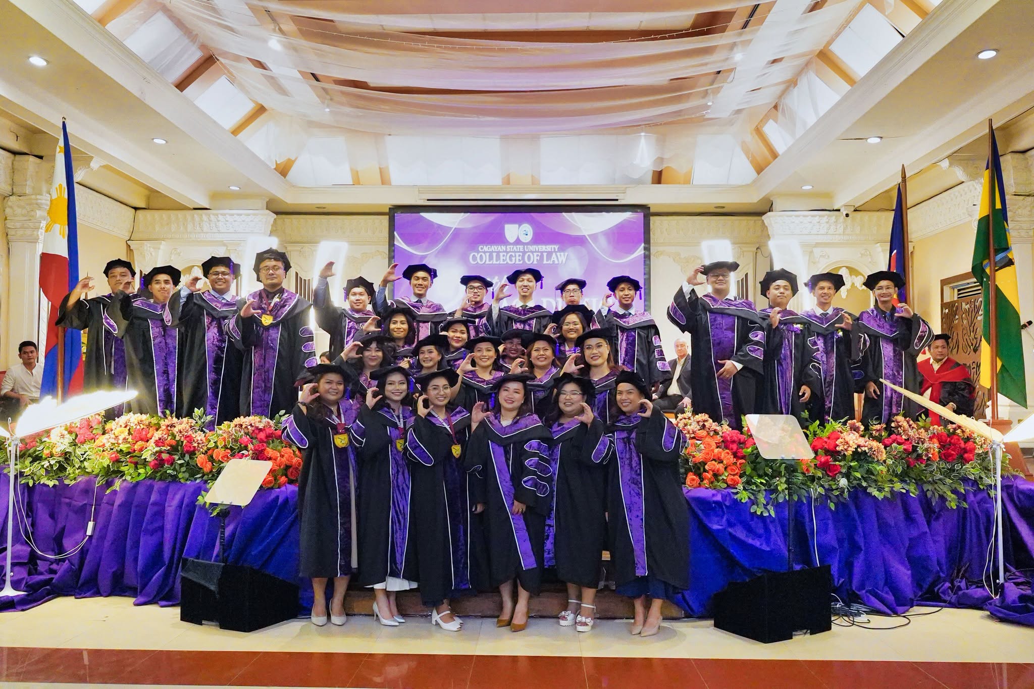 24TH-GRAD-COL-PHOTOSET photo 33